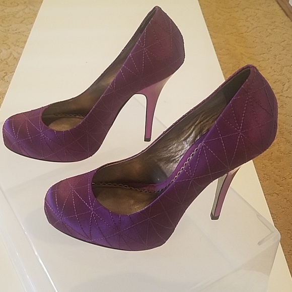 Like New Bebe satin quilted purple heels pumps - Picture 5 of 7